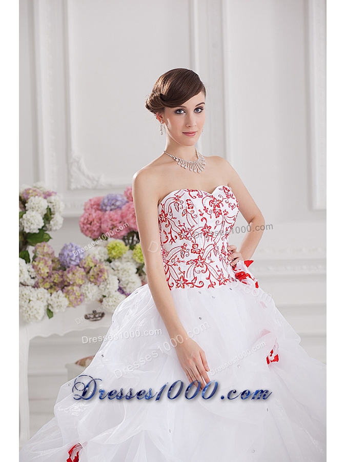 2014 Ball Gown Sweetheart Appliques and Pick ups Quinceanera Dress in White