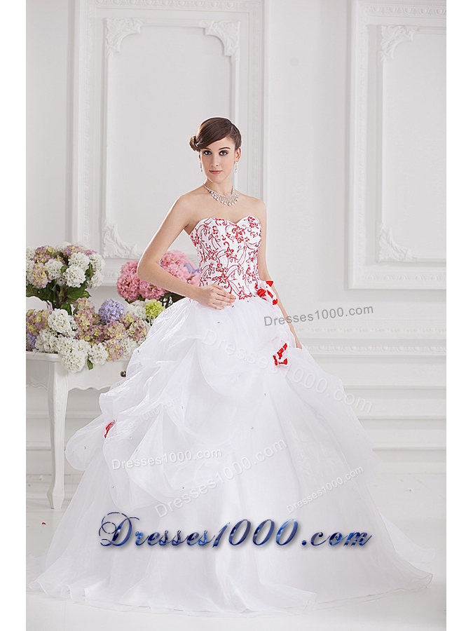 2014 Ball Gown Sweetheart Appliques and Pick ups Quinceanera Dress in White