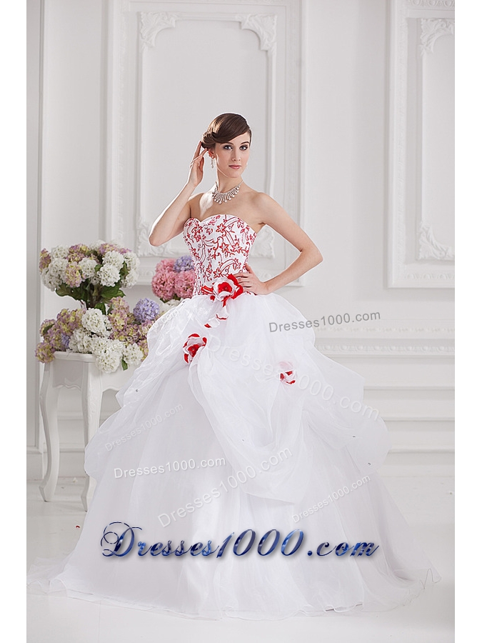 2014 Ball Gown Sweetheart Appliques and Pick ups Quinceanera Dress in White