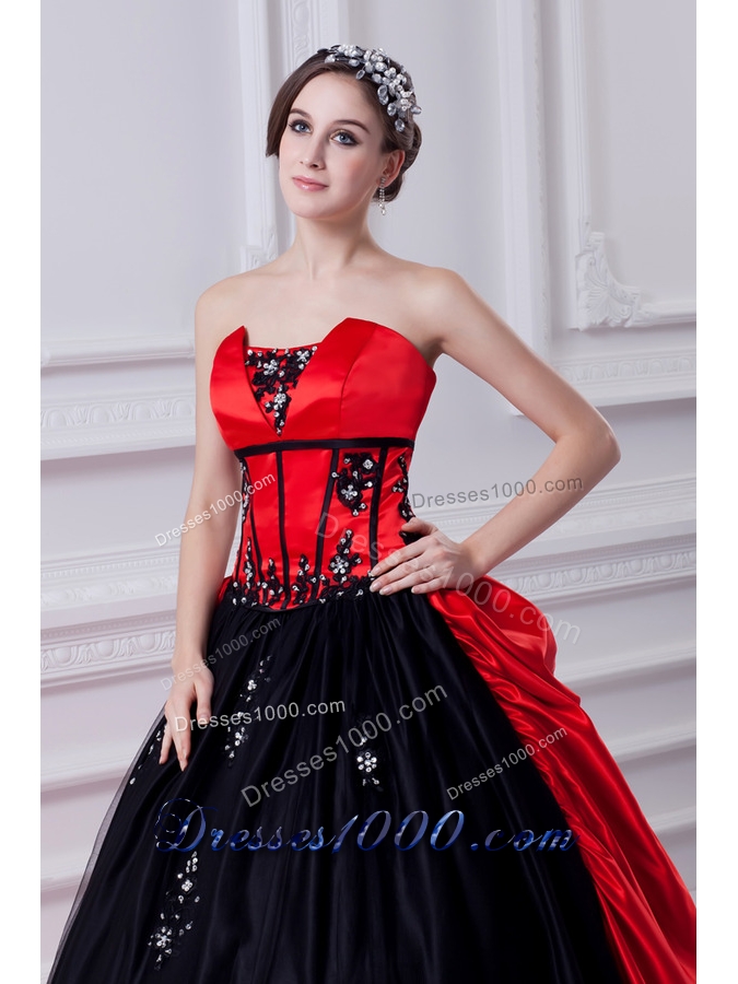 Cheap Strapless Appliques Pick-ups Black and Red Quinceanera Dress with Brush Train