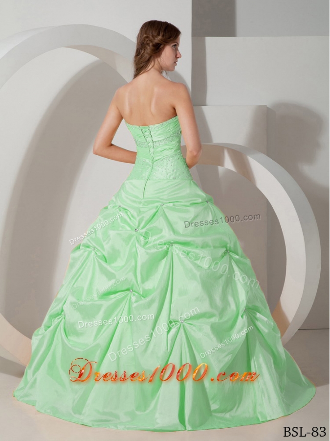Elegant Ball Gown Sweetheart Beading Quinceanera Dress in Apple Green