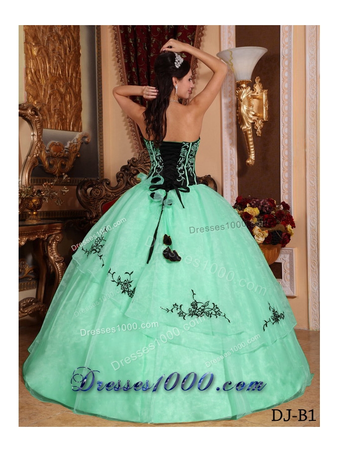 2014 Popular Apple Green Ball Gown Strapless Embroidery Quinceanera Dress with Hand Made Flowers