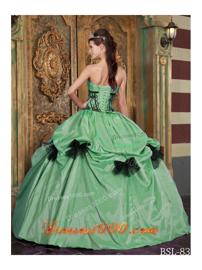 Affordable Apple Green Ball Gown Strapless with Appliques and Bow Quinceanera Dress