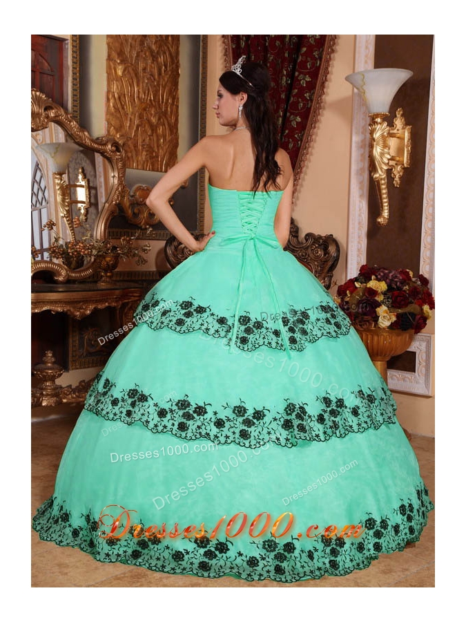 Elegant Apple Green Ball Gown Strapless with Lace and Appliques Quinceanera Dress