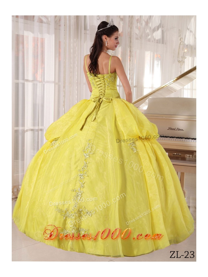 Organza Spaghetti Straps Yellow Quinceanera Gowns with Appliques