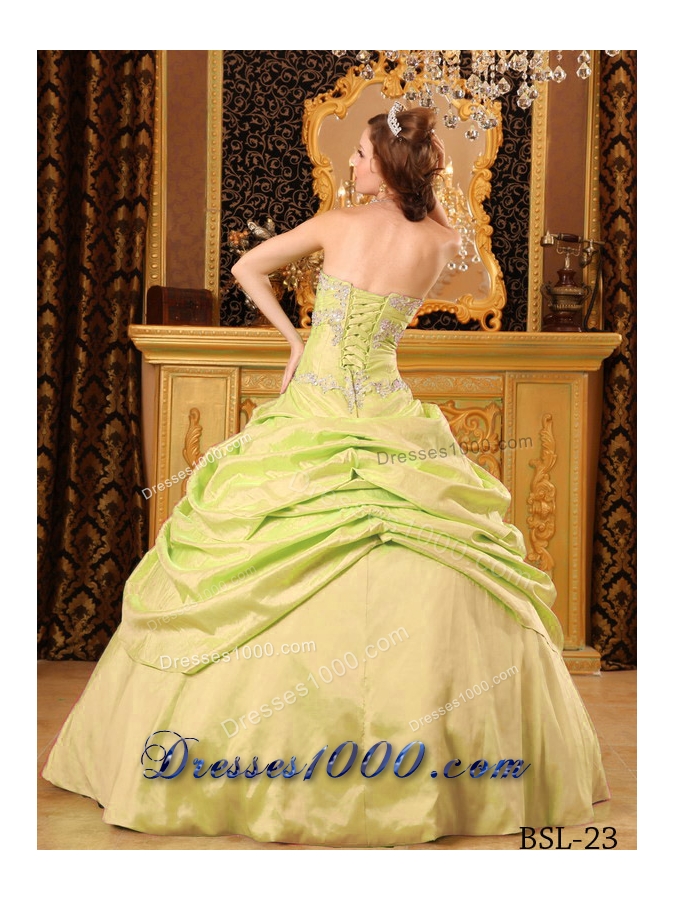 Yellow Green Quinces Dresses with Appliques and Beading Strapless Taffeta