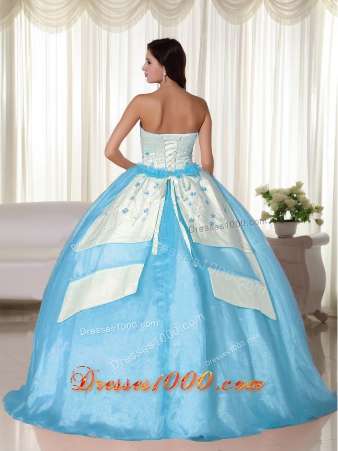 Aqua Blue Ball Gown Strapless Floor-length Quinceanera Dress with Organza