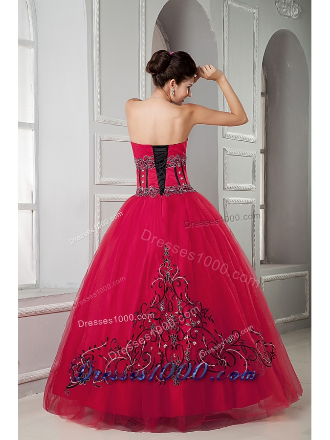Red Sweetheart Beading and Embroidery Sweet 15 Dresses