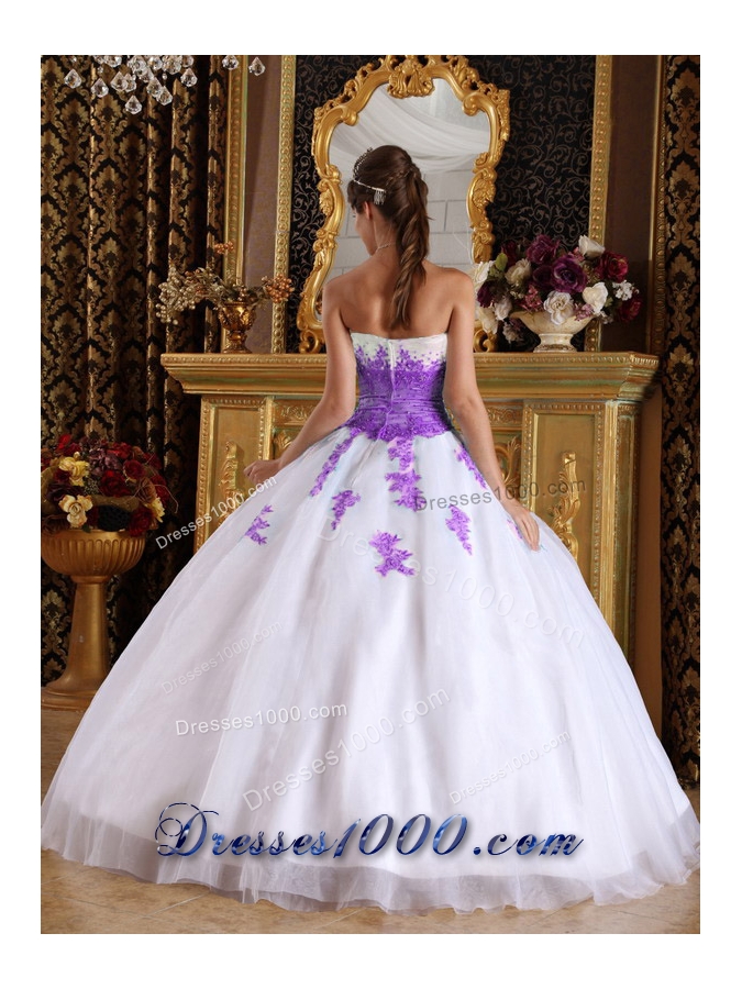 White and Purple Sweetheart Sweet Sixteen Quinceanera Dresses with Purple Appliques