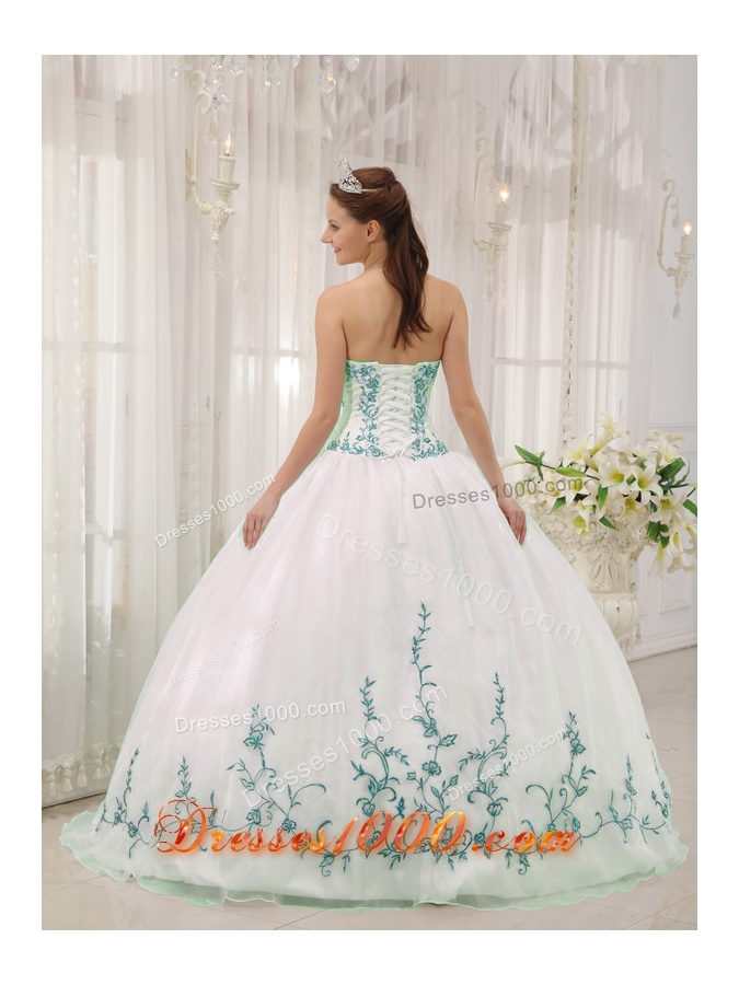 White Puffy Sweetheart Blue Embroidery Quinces Dresses for Cheap