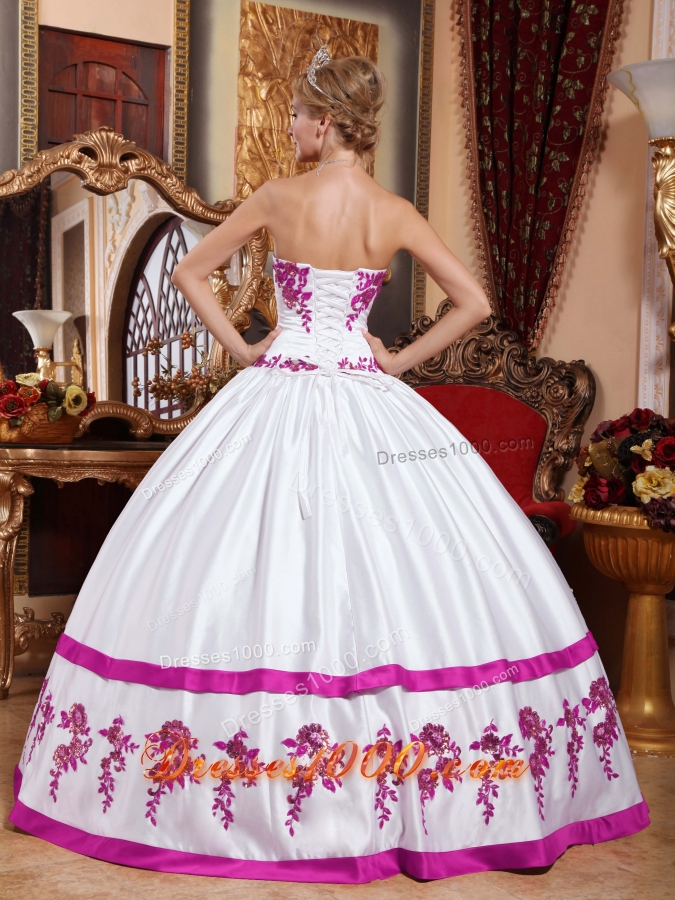 Puffy Sweetheart White Quinceanera Dress with Fuchsia Appliques