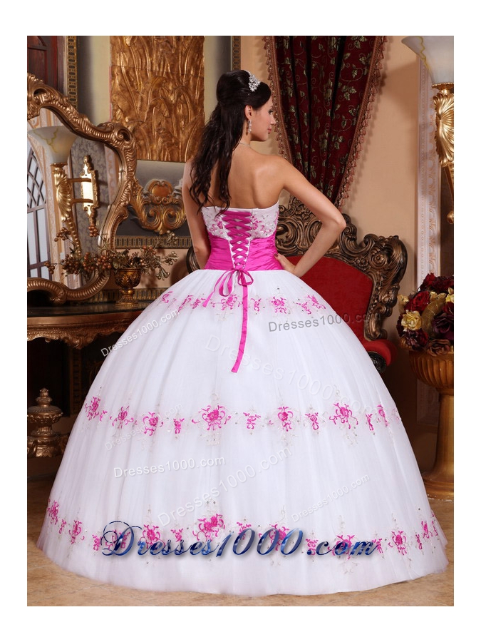 White and Pink Embroidery Puffy New Style Quinces Dresses