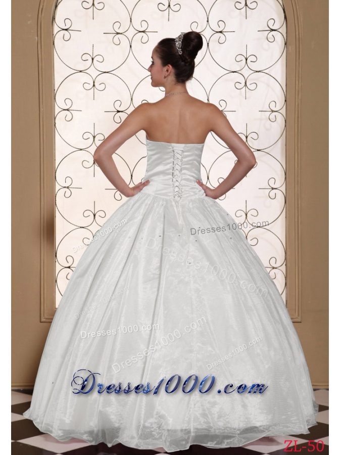 Cheap White Quinceanera Gown Sweetheart Beaded Decorate Bust