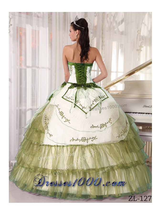 Sweetheart Yellow Green Embroidery for White Quince Dresses