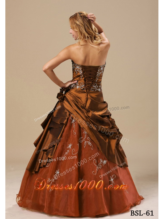 2014 Popular Princess Strapless Embroidery Quinceanera Dresses in Brown