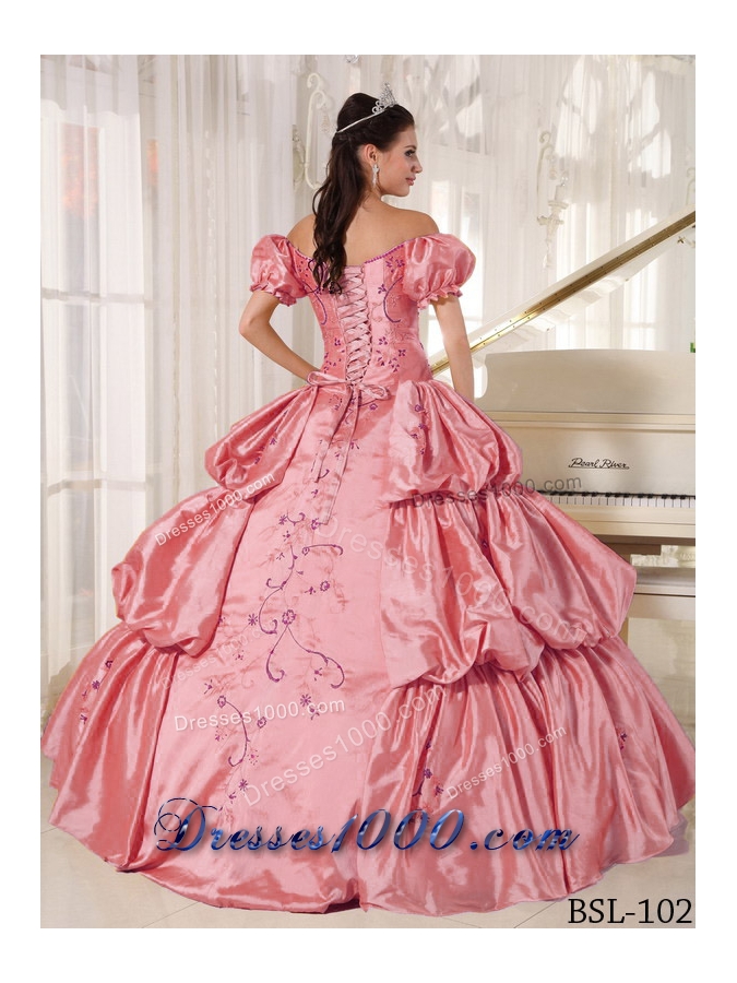 Popular Off The Shoulder Short Sleeves Pick-ups Embroidery Quinceanera Dress