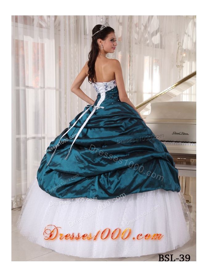 Beautiful Strapless Puffy Turquoise Sweet Sixteen Dresses with Embroidery