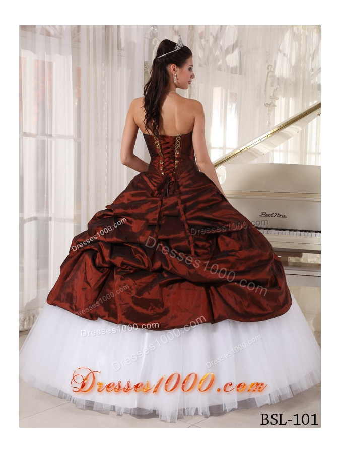 Puffy Sweetheart Burgundy Quinceanera Dresses with Appliques and Pick-ups