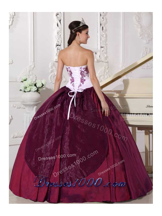 2014 New Arrival Ball Gown Sweetheart Quinceanera Dress with Embroidery