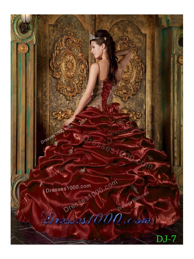 Spaghetti Straps Burgundy Quinceanera Gowns with Appliques and Pick-ups