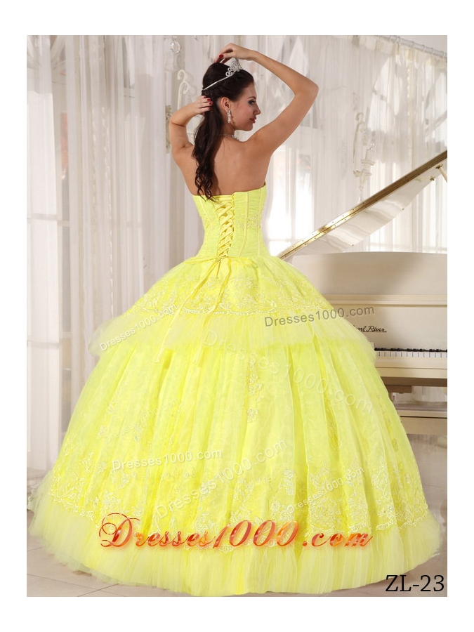 Beautiful Sweetheart Organza Appliques Yellow Dresses For a Quinceanera