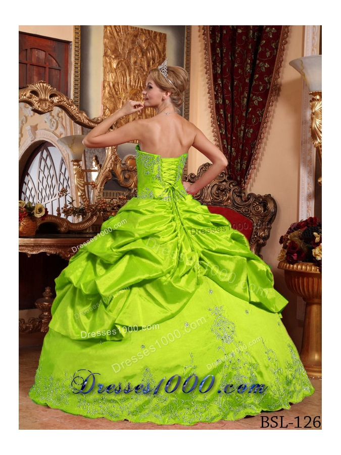 2014 Puffy Sweetheart Embroidery with Beading Quinceanera Gowns