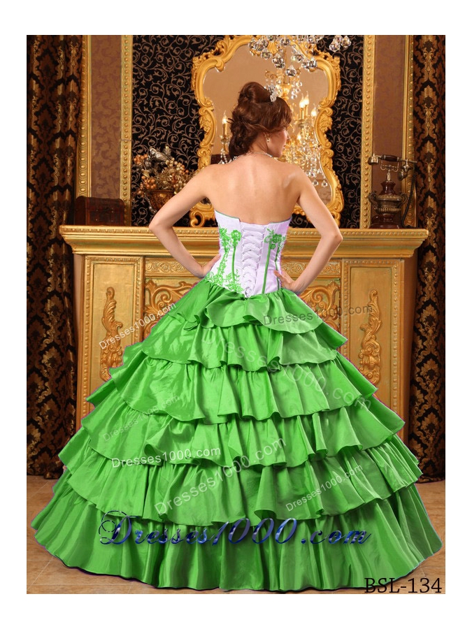 2014 Sweetheart Quinceanera Dresses with Ruffles And Embroidery