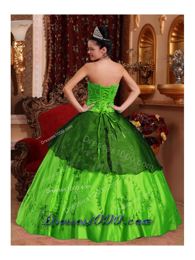 Discount Puffy Sweetheart Embroidery with Beading 2014 Quinceanera Dresses