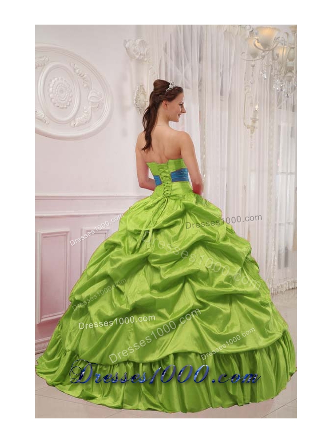 Elegant Ball Gown Strapless Quinceanera Gown with Beading