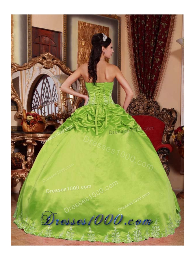 Elegant Puffy Strapless Quinceanera Dresses with Embroidery