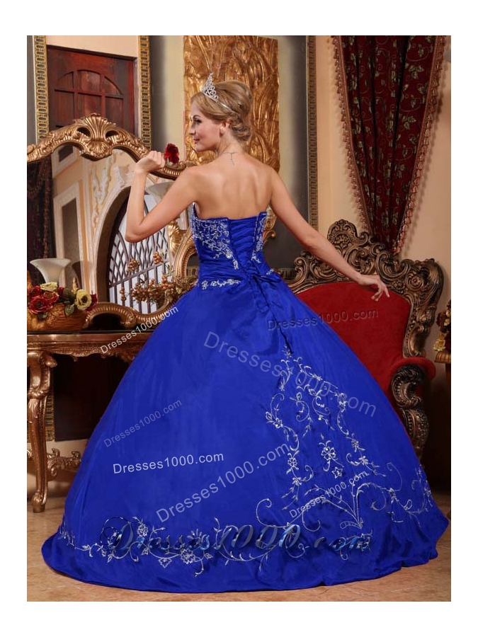 2014 Popular Blue Puffy Strapless Embroidery Quinceanera Dresses