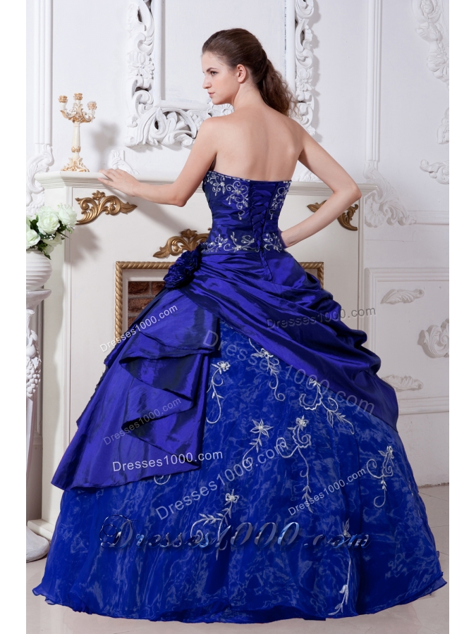 2014 Royal Blue Puffy Strapless Embroidery Quinceanera Dresses