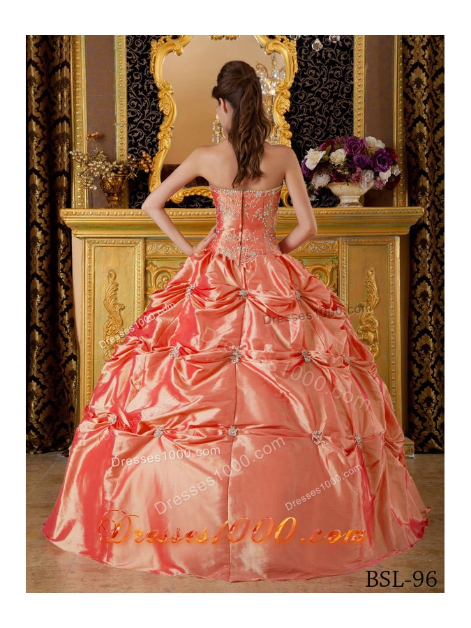 Affordable Halter Tafftea Appliques Quinceanera Gown Dresses