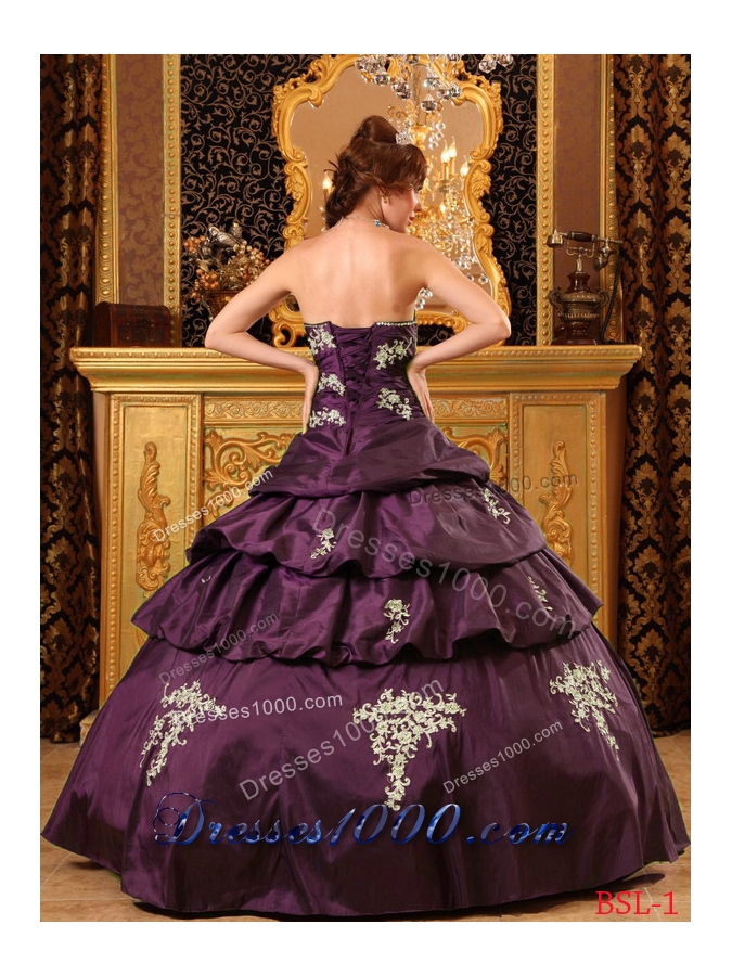 2014 Fashionable Dark Purple Puffy Sweetheart Beading and Appliques Quinceanera Dresses