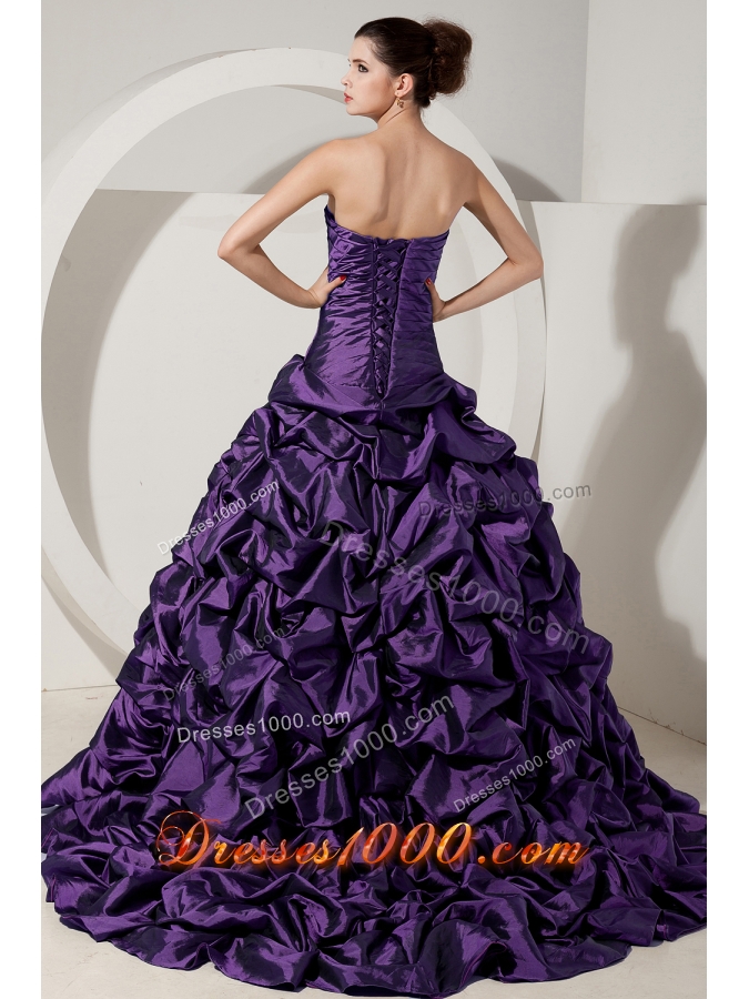 2014 Eggplant Purple Princess Strapless Brush Tain Quinceanera Gowns with Pick-ups