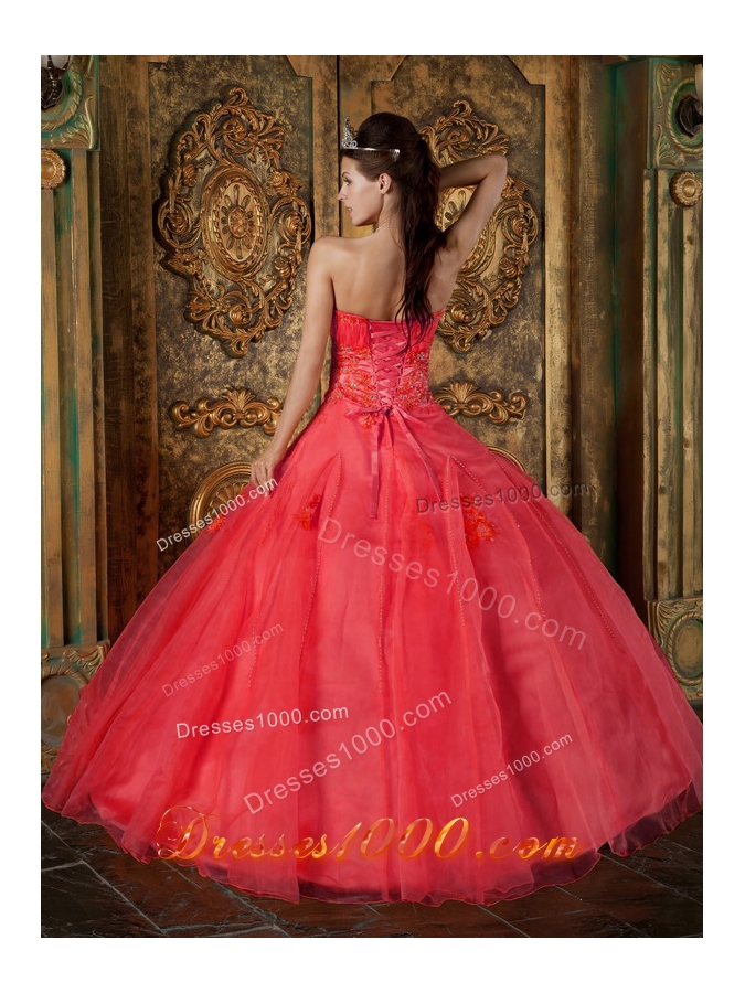 2014 Gorgeous Puffy Sweetheart Appliques Quinceanera Dresses in Red