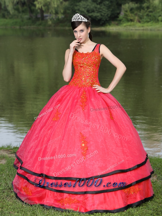 2014 The Most Popular Long Sleeves Appliques and Beading Red Quinceanera Dress With V-neck