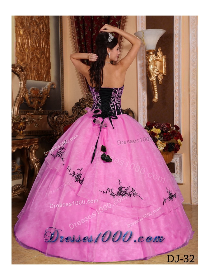 Rose Pink Strapless Organza Quinceanera Gowns with Embroidery and Flowers
