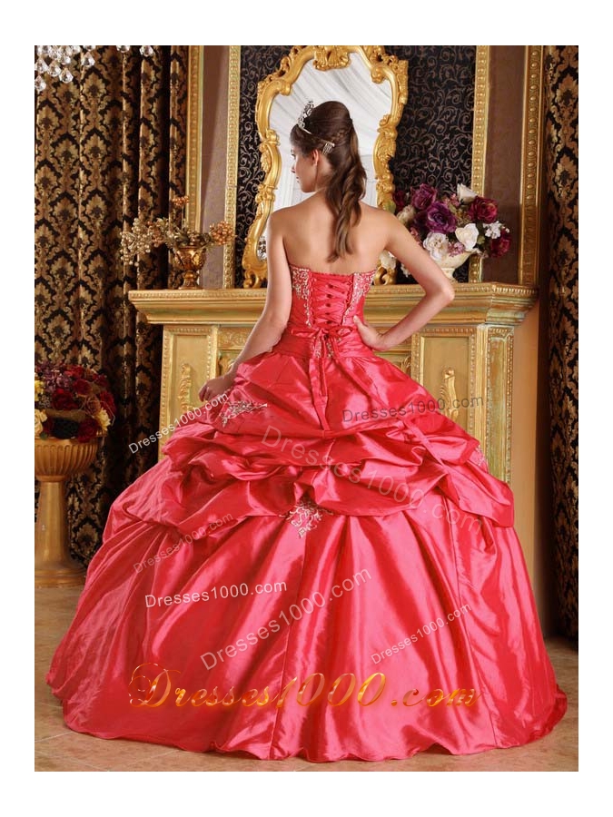 2014 Red Puffy Strapless Quinceanera Dresses with Appliques