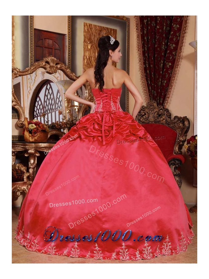 Brand New Red Puffy Strapless 2014 Embroidery Quinceanera Dresses