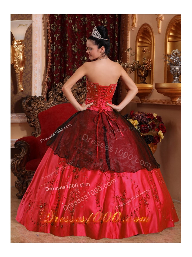 Red Puffy Sweetheart 2014 Embroidery with Beading Quinceanera Dresses