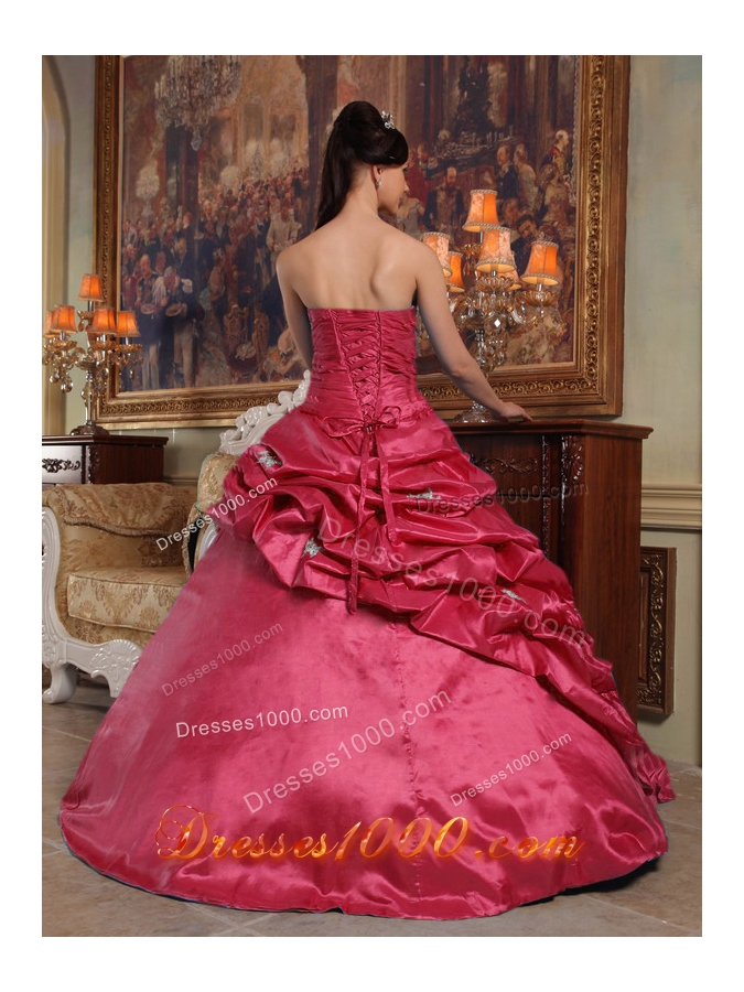 Sweet Red Puffy Sweetheart Beading and Pick-ups 2014 Quinceanera Dresses