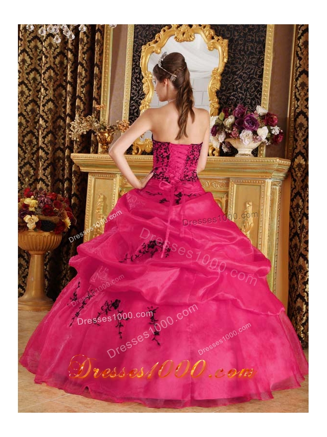 Coral Red Ball Gown Sweetheart Quinceanera Dress with Organza Embroidery