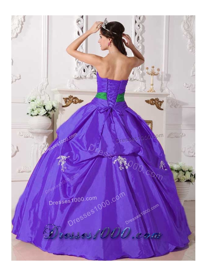 Purple Puffy Strapless Taffeta Sweet 15 Dresses with Beading and Bowknot