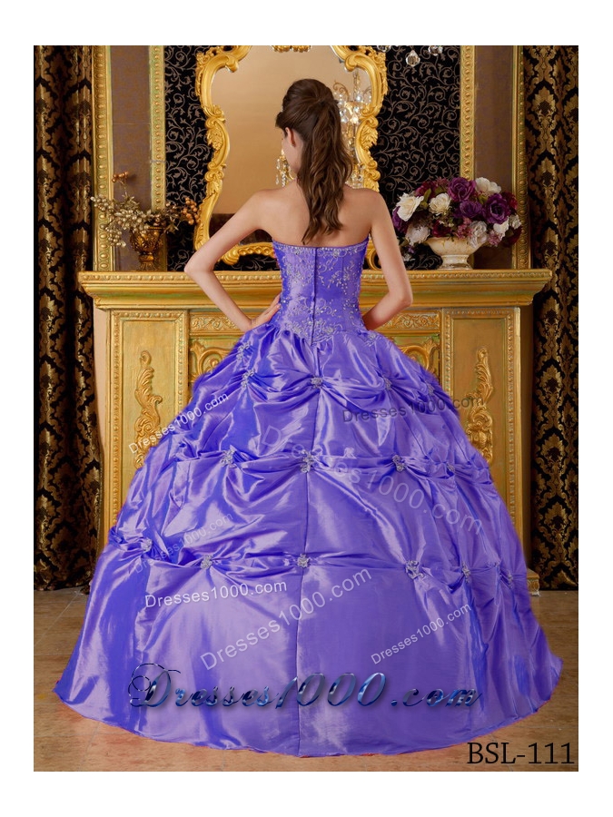 Purple Halter Tafftea Quinceanera Gown Dresses with Appliques