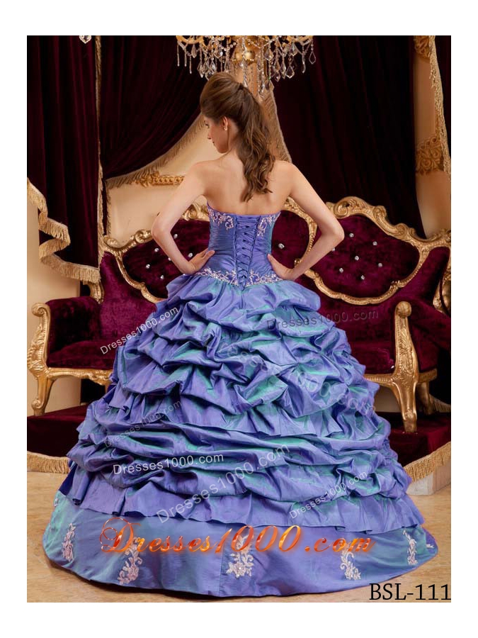Purple Pick-ups Sweetheart Taffeta Appliques Quinceanera Gowns