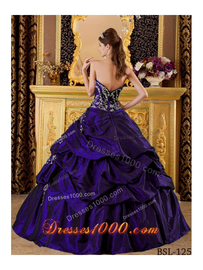 Purple Sweetheart Taffeta Quincenera Dresses with Appliques and Pick-ups