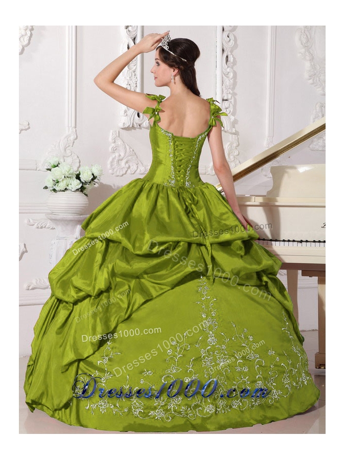 Olive Green Straps Taffeta Quinceanera Gowns with Embroidery