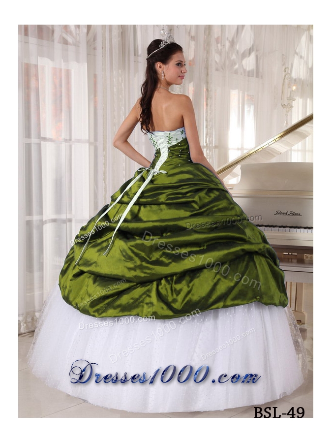Beautiful Puffy Strapless Embroidery Sweet 16 Dresses with Pick-ups