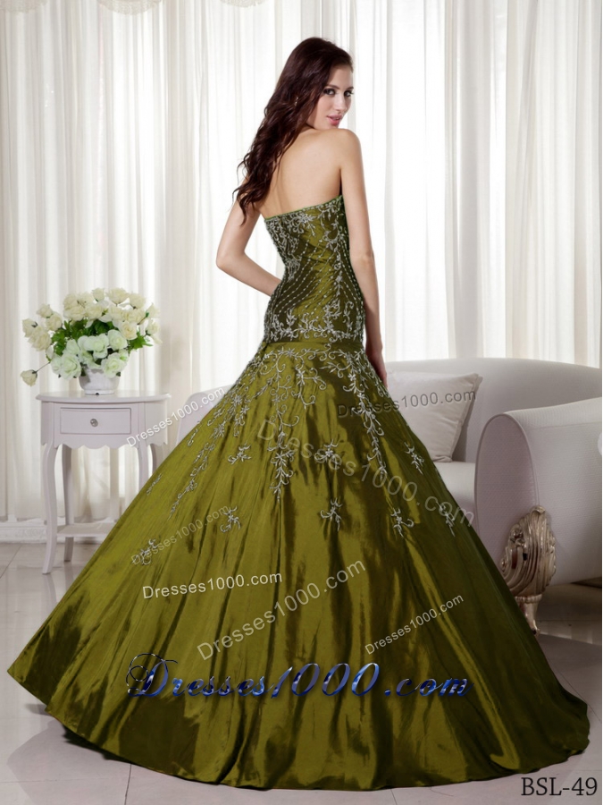 Sweetheart Olive Green Quinceanera Dresses Gowns with Beading and Embroidery